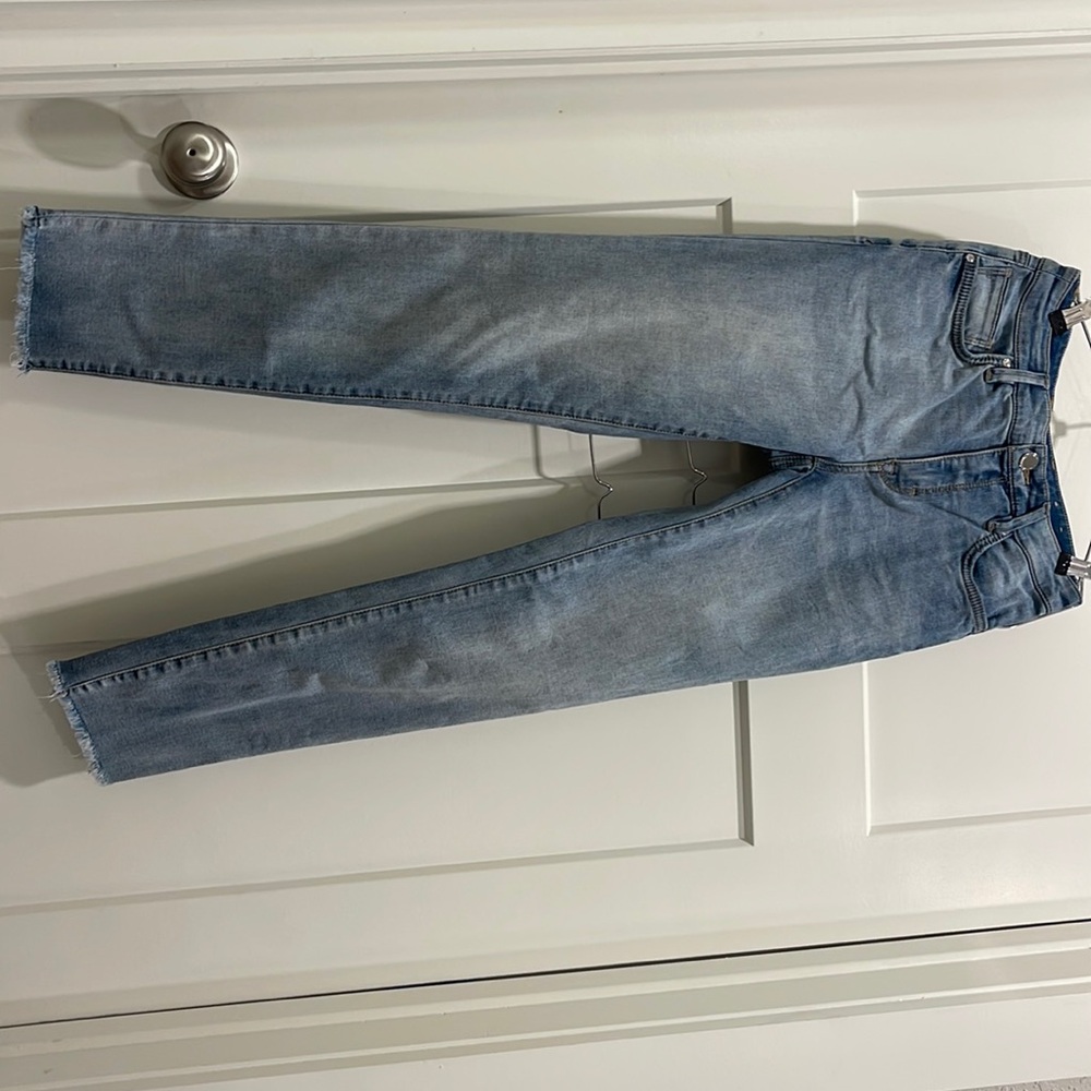 Tommy Bahama, size 0 x 28, light medium wash jean
